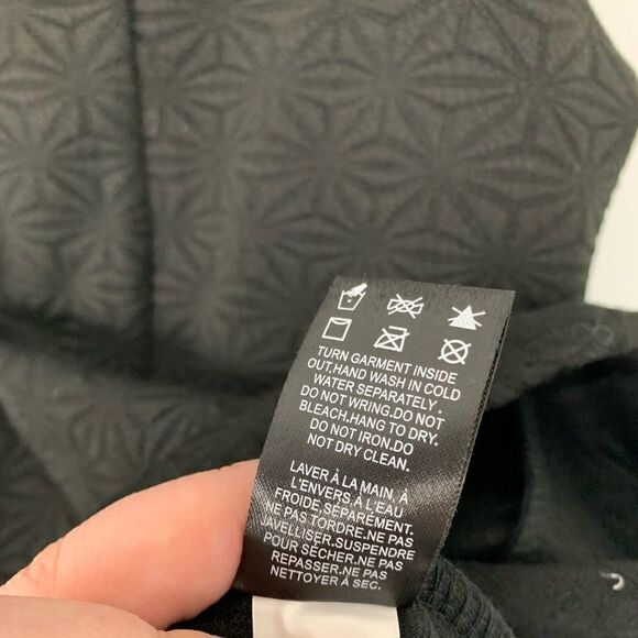 RW&Co Black Sleeveless Peplum Pattern Top - Picture 7 of 8